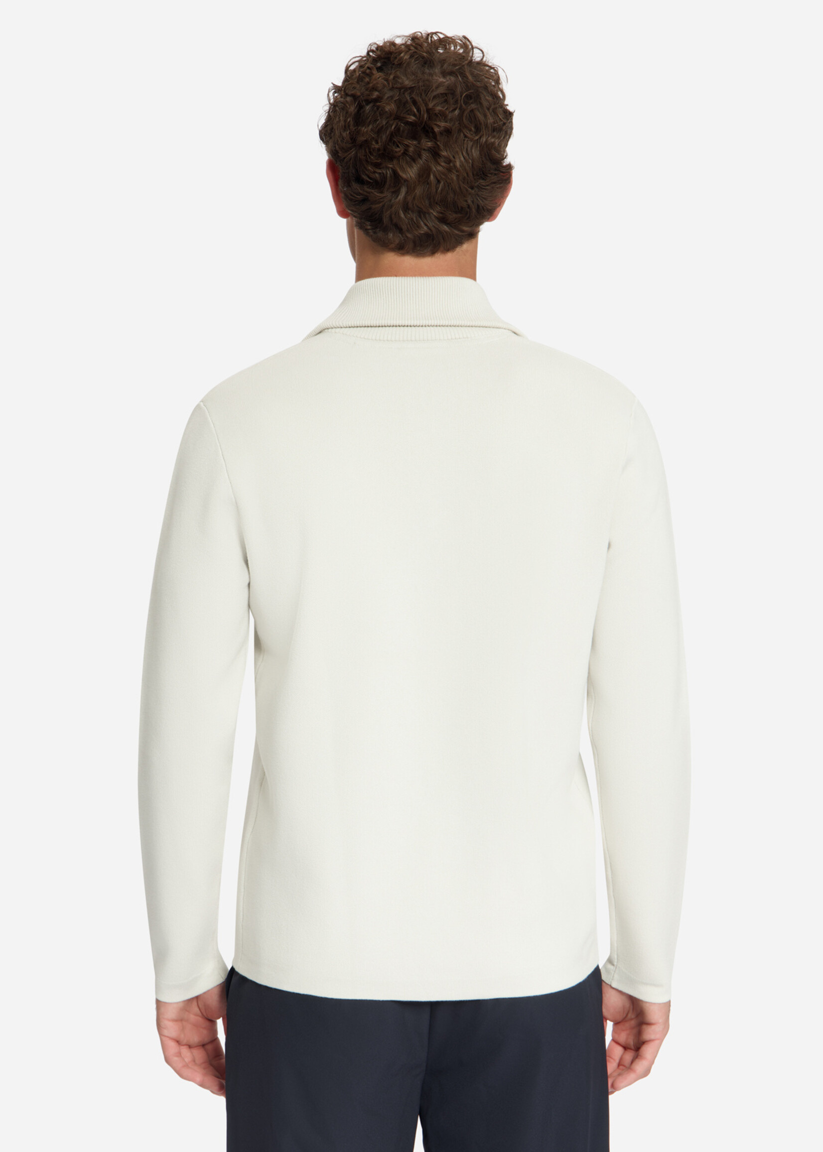 No Excess Pullover Wing Collar - Chalk