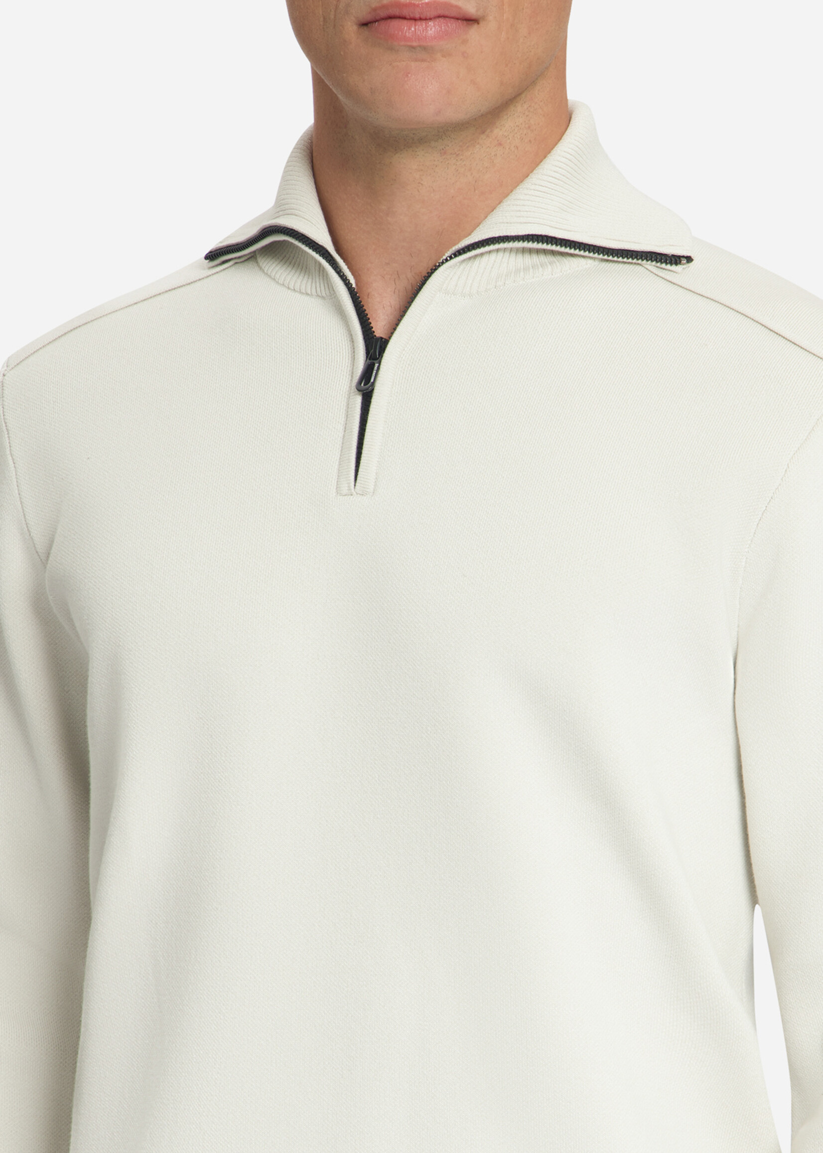 No Excess Pullover Wing Collar - Chalk