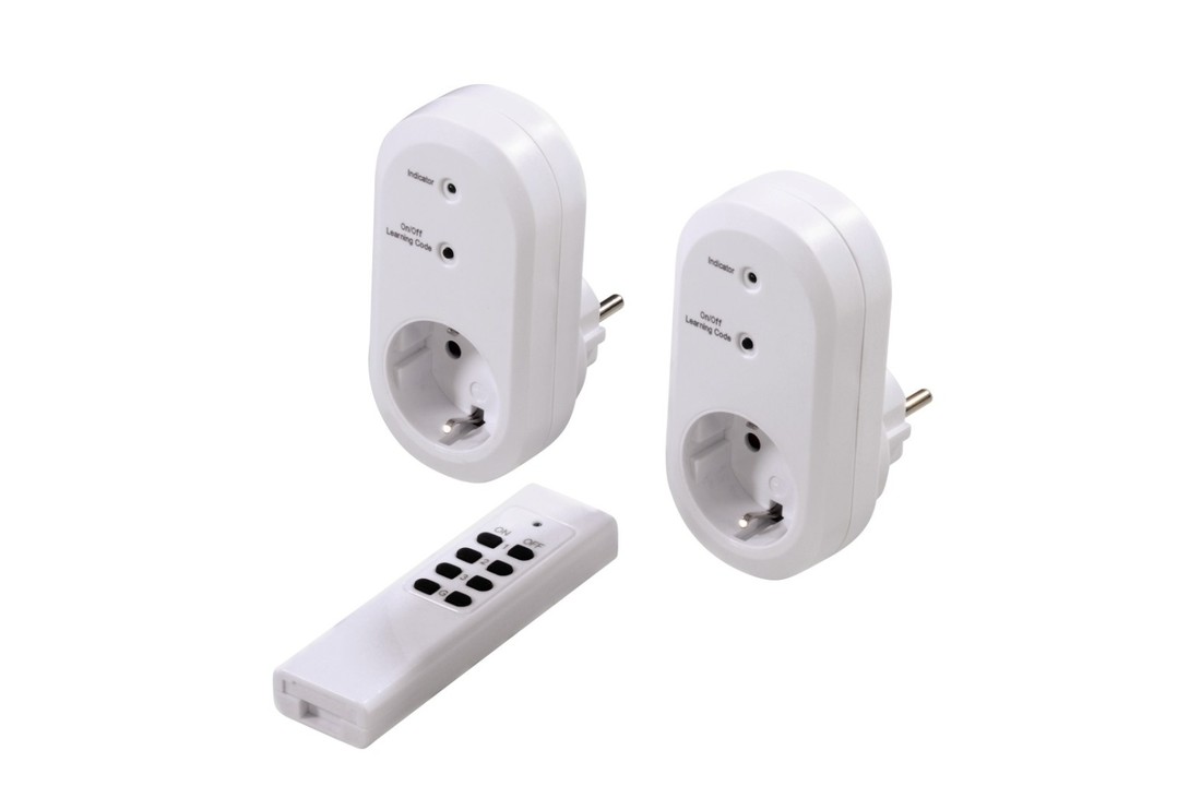 Hama Radio-Controlled Power Outlet Set With Remote Control