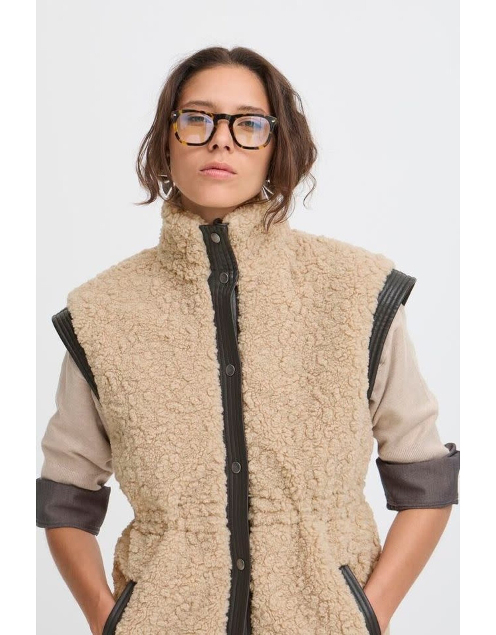 B.Young 44 waistcoat B.Young 20816963 byanamaj 202843 humus mix