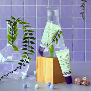 Bernard Cassière Bernard cassiere au Bakuchiol-crème raffermisante contour yeux Bernard Cassière Bernard cassiere au Bakuchiol-crème raffermisante contour yeux