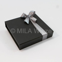 Luxe magneetdoos met 25 pralines - staffelkorting