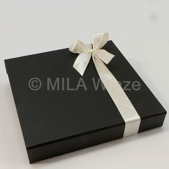 Luxe magneetdoos met 36 pralines -  staffelkorting