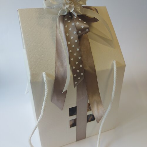 Huisbox vol zoet en pralines en ...