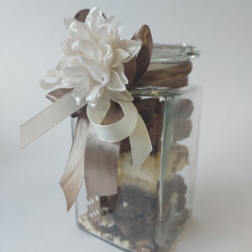 Glazen pot met schilfertruffels