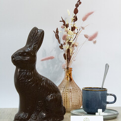 Zittende haas  300 gr - 27 cm in cello zak met clipsluiting  - 4 stuks - fijne Callebaut chocolade