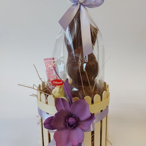 Tuinhekje gevuld met haas 26 cm en een assortiment van eitjes