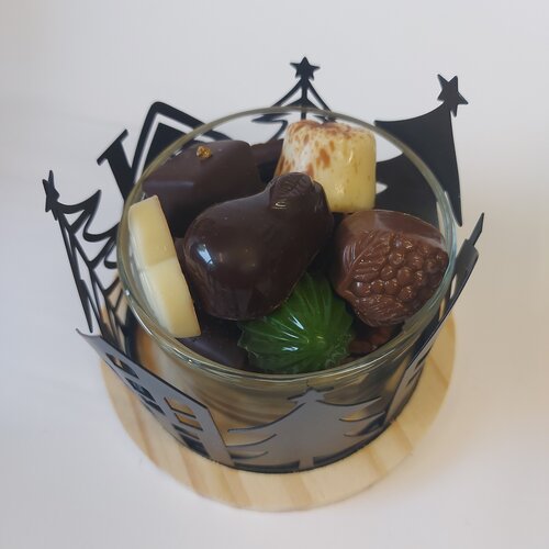 Klein theelicht skyline met pralines