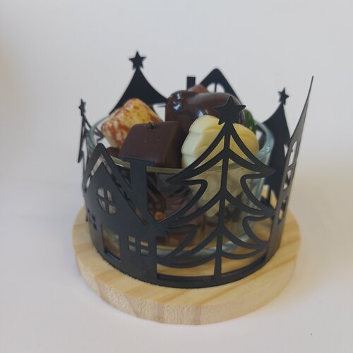 Klein theelicht skyline met pralines