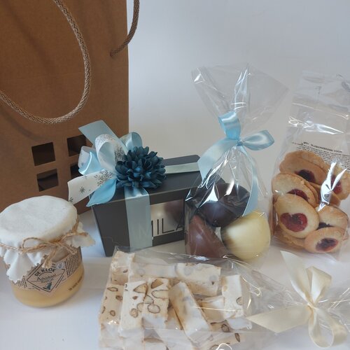 Luxe feesthuis met pralines, nougat, artisanale koekjes, ...