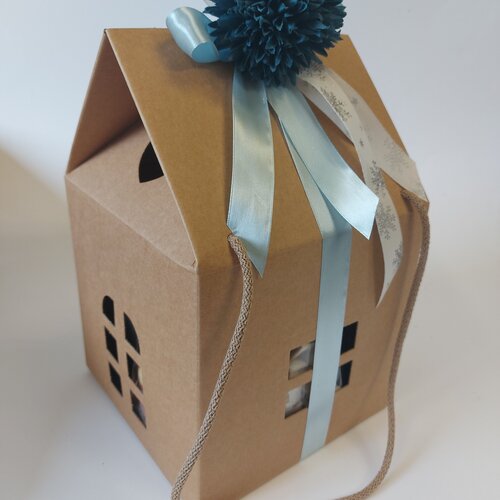 Luxe feesthuis met pralines, nougat, artisanale koekjes, ...