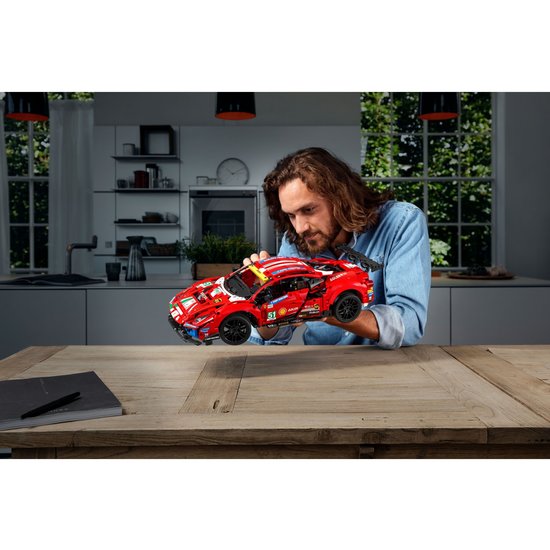 LEGO 42125 Ferrari 488 GTE “AF Corse #51”