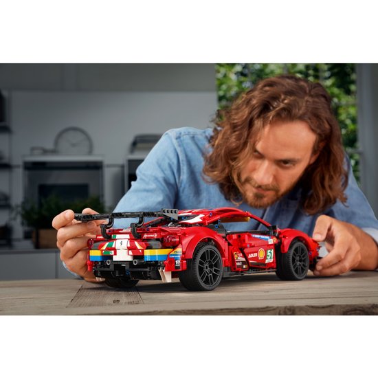 LEGO 42125 Ferrari 488 GTE “AF Corse #51”