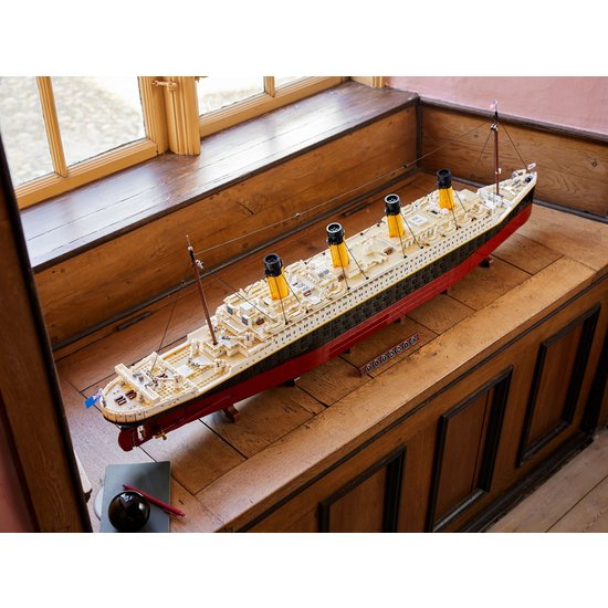 LEGO 10294 Titanic
