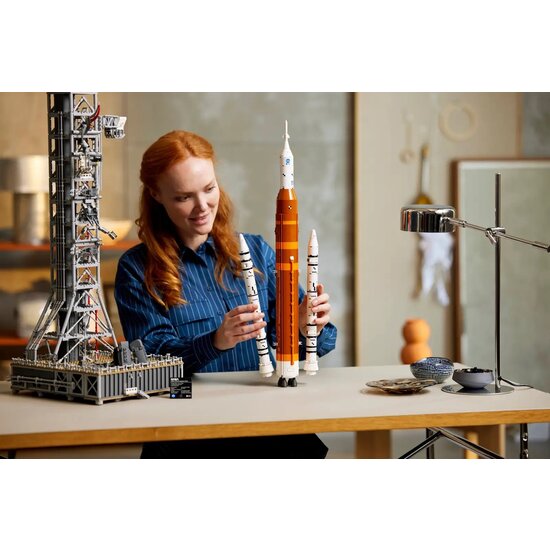 LEGO 10341 NASA Artemis ruimtelanceersysteem