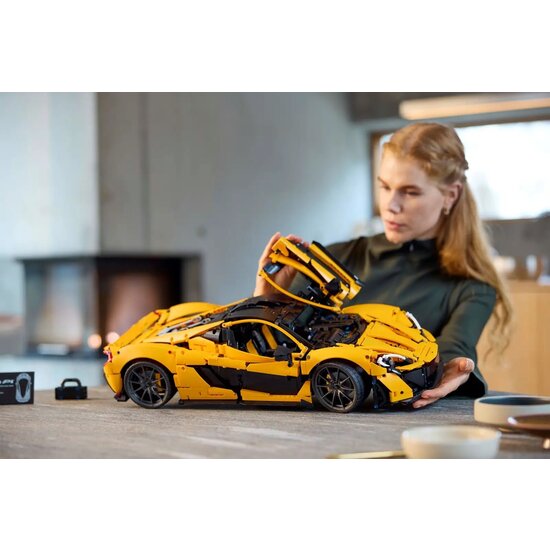 LEGO 42172 McLaren P1