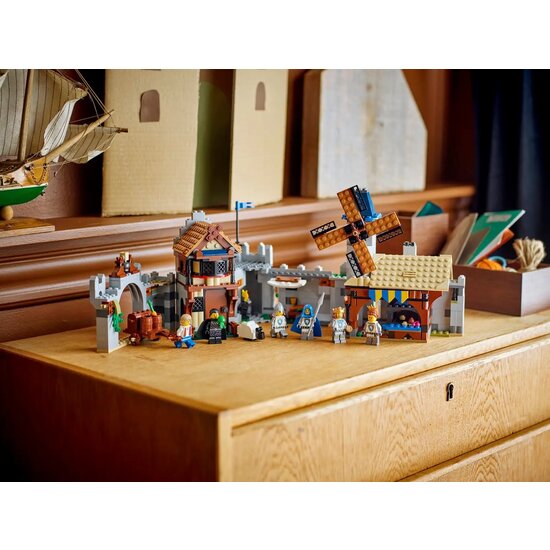 LEGO 31168 Middeleeuws kasteel met ridders te paard