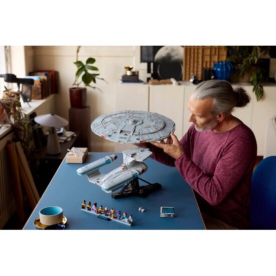 LEGO 10356 Star Trek: U.S.S. Enterprise NCC-1701-D