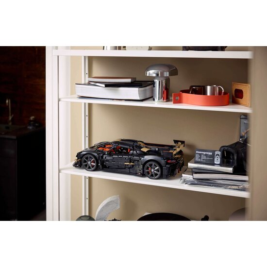 LEGO 42232 Koenigsegg Sadair's Spear megacar