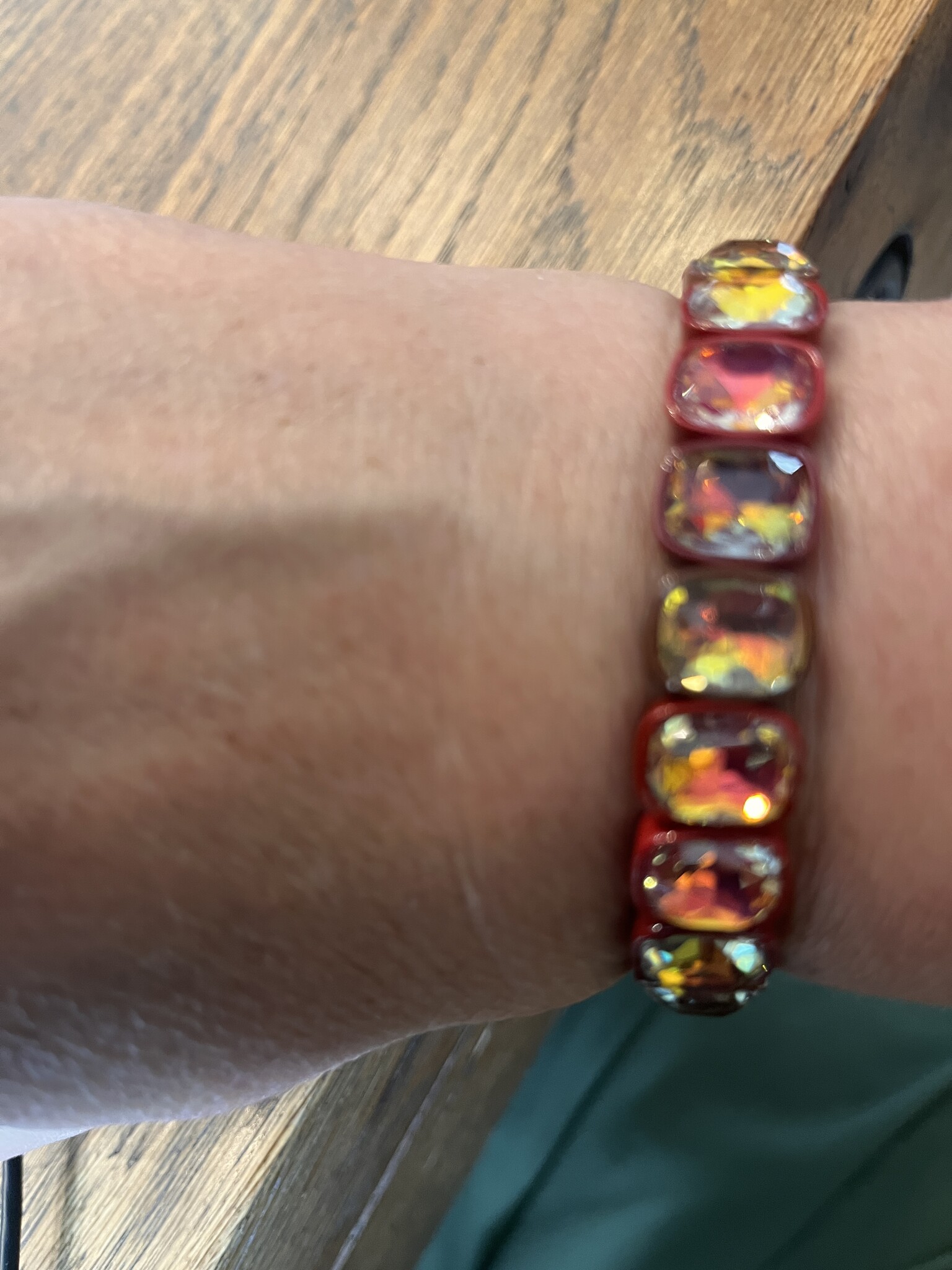 Biba Armbandje Biba goud/rood/bruin kristal
