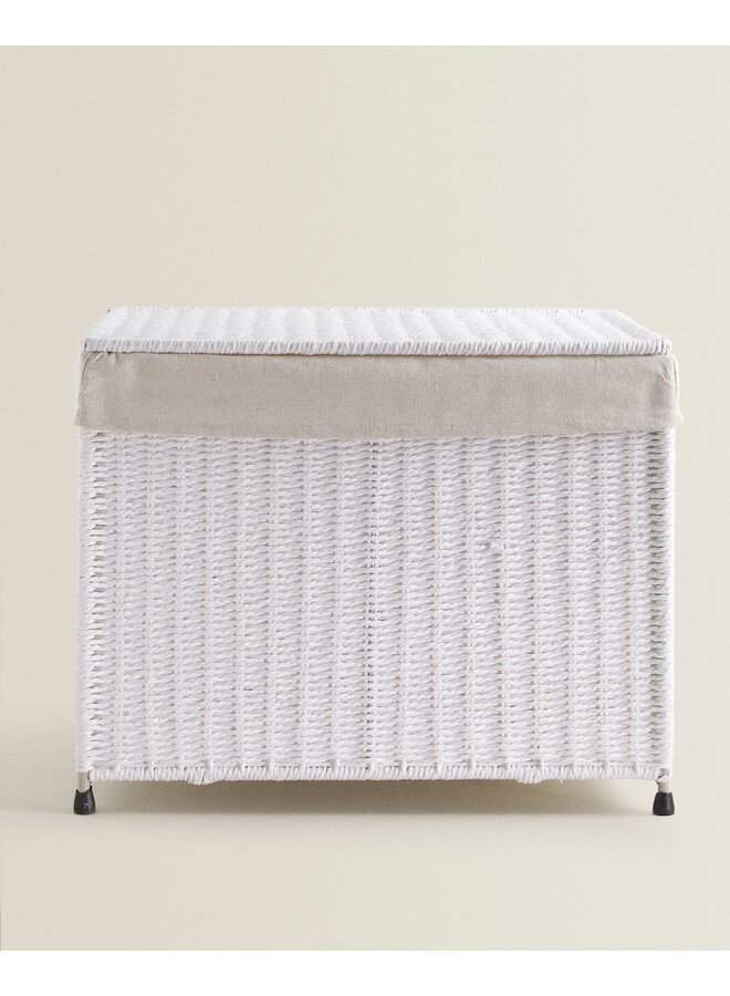 Kleidertruhe mit Stoffeinlage