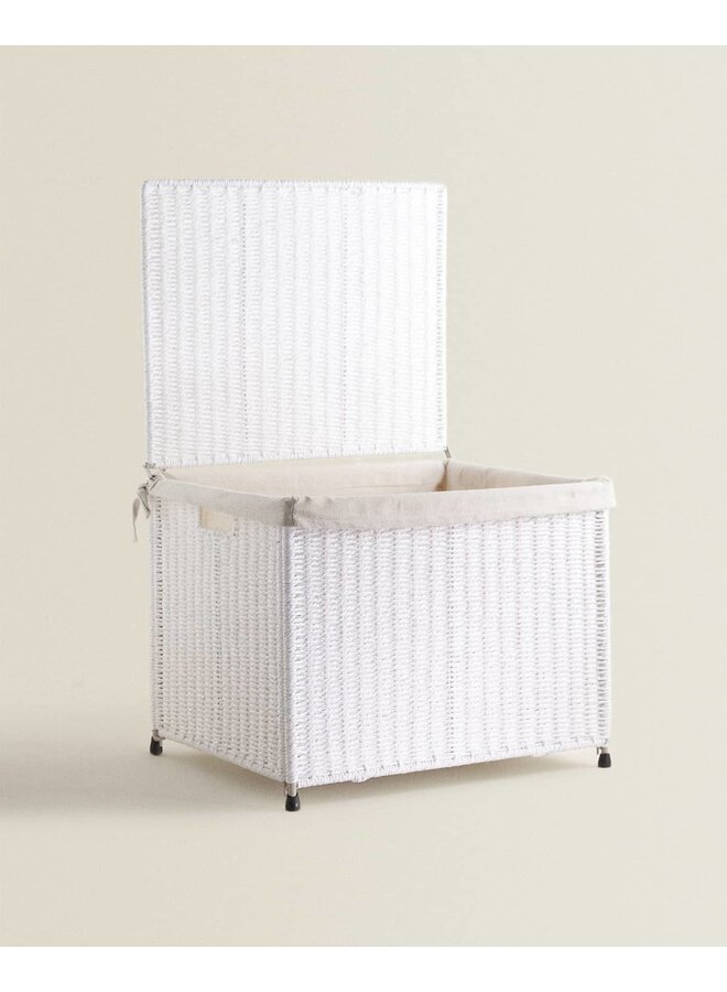 Kleidertruhe mit Stoffeinlage