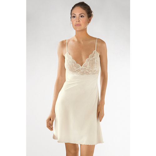 Nina von C Nina von C onderjurk 90cm met kant - Champagne Nina von C Nina von C onderjurk 90cm met kant - Champagne