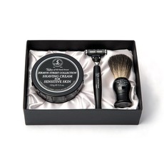 Pure Badger Shaving Brush, Razor Mach3 & Shavingcream