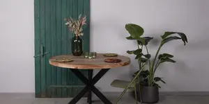 Kleine woonkamer inrichten met eettafel? Zo doe je dat!