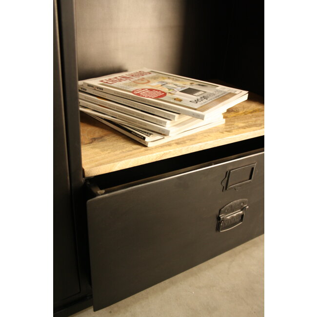 Industriële boekenkast met deuren 2.0 | Zwart