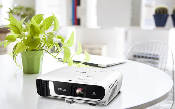 Epson Epson EB-FH52 Full HD mobiele beamer Epson Epson EB-FH52 Full HD mobiele beamer
