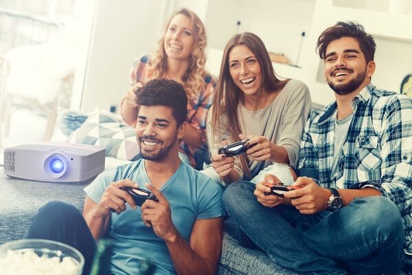 Optoma Optoma UHD38 4K HDR projector Optoma Optoma UHD38 4K HDR projector