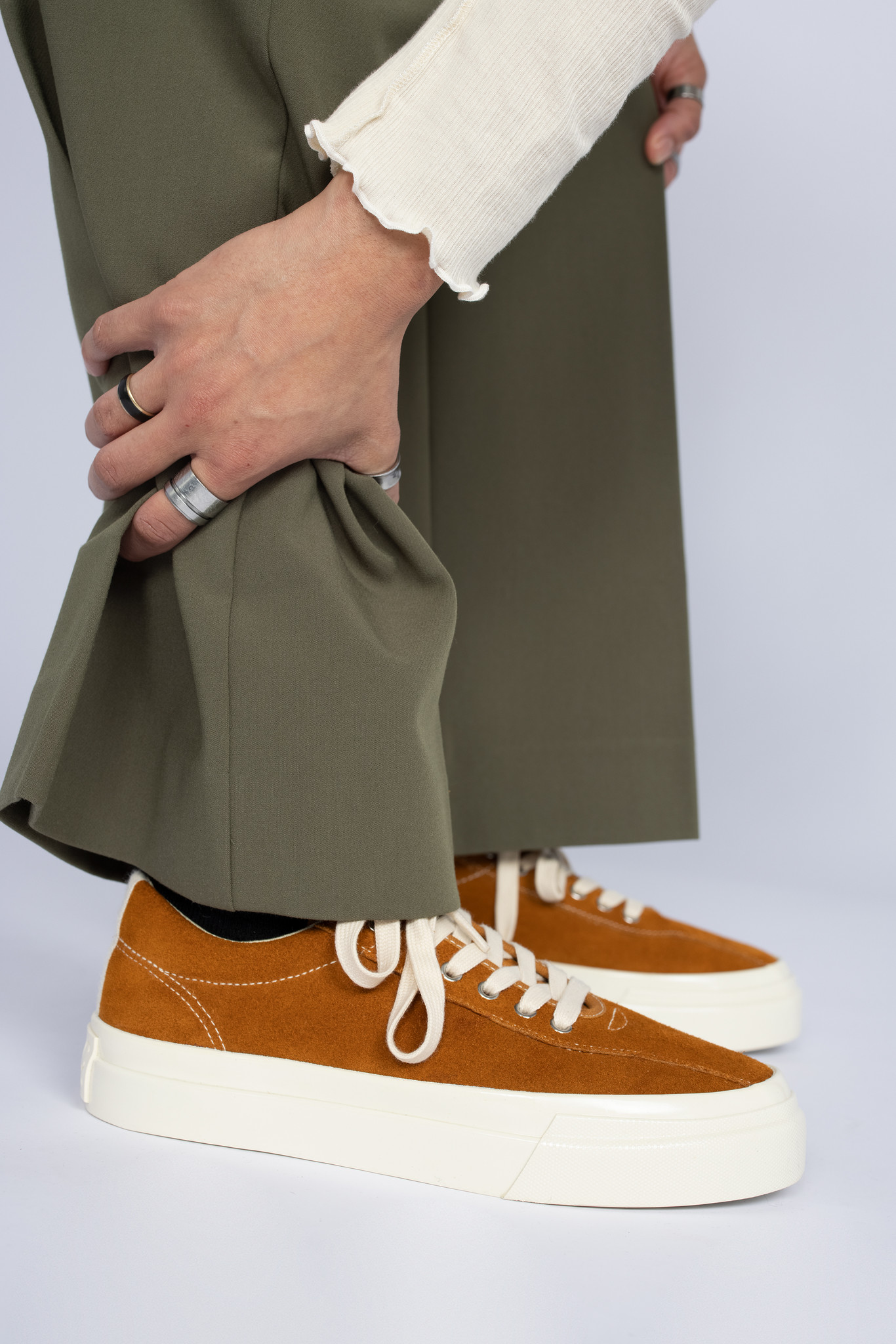 Dellow Suede