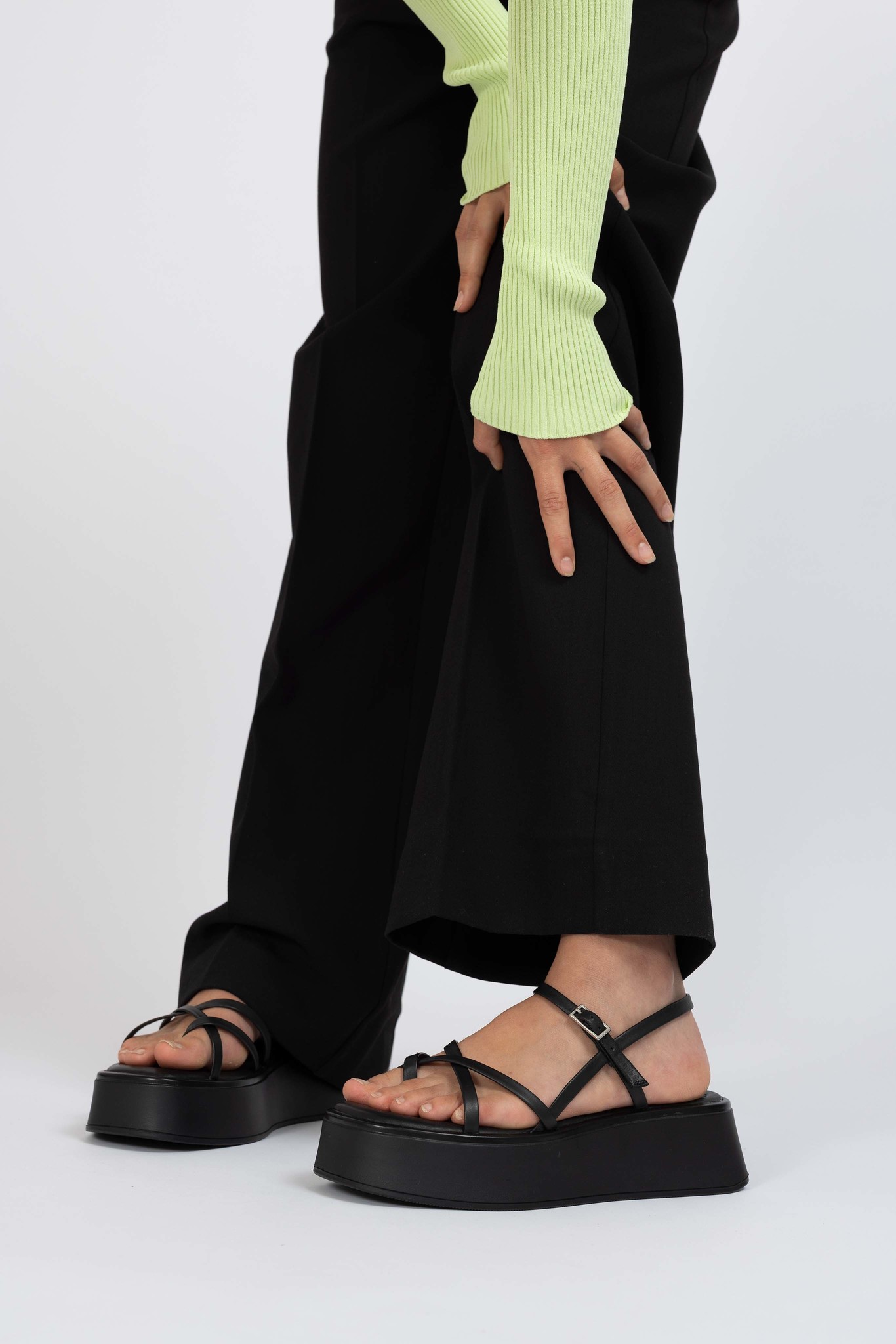 Courtney Sandals Black