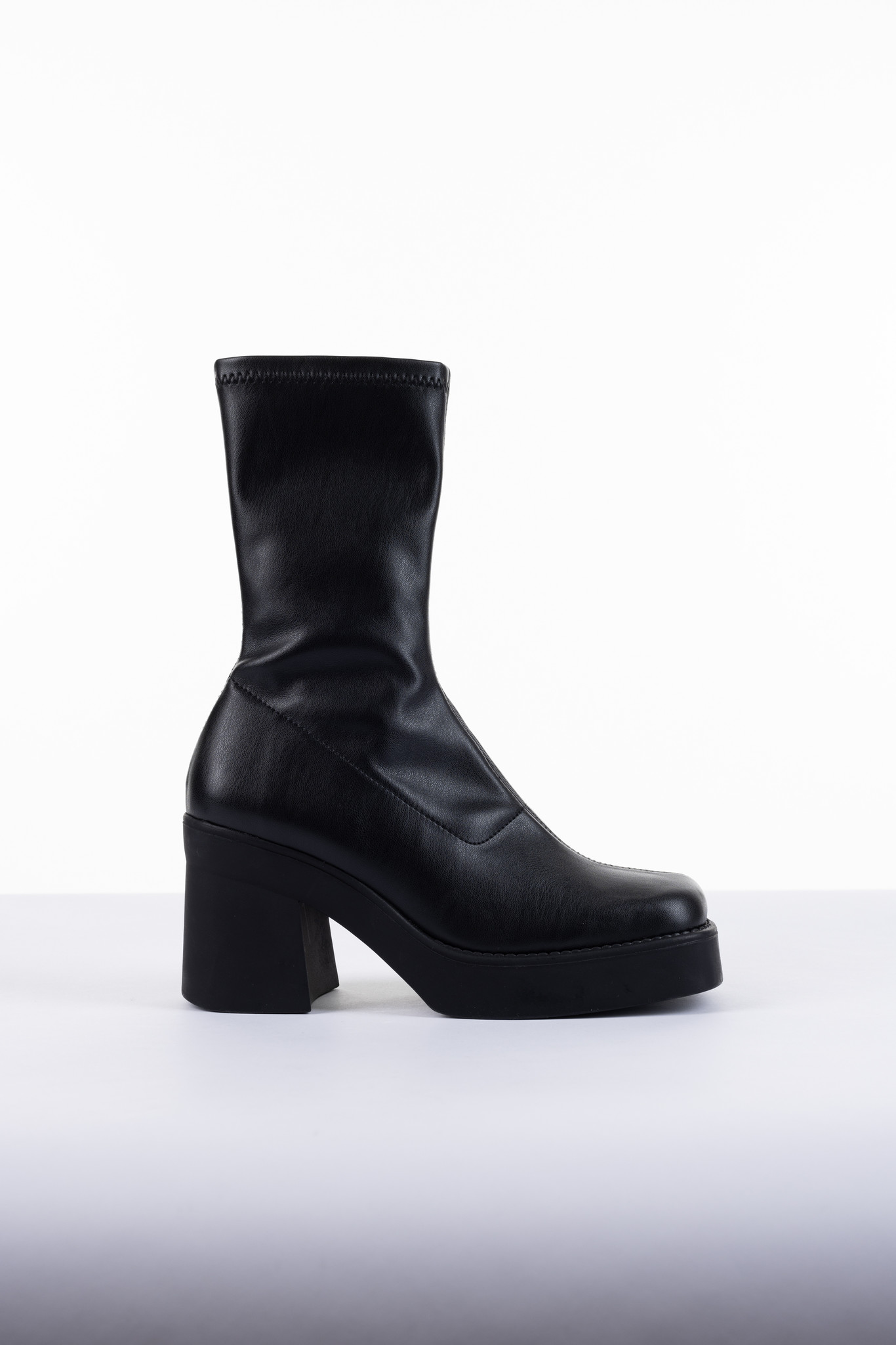 Noely Boots Black