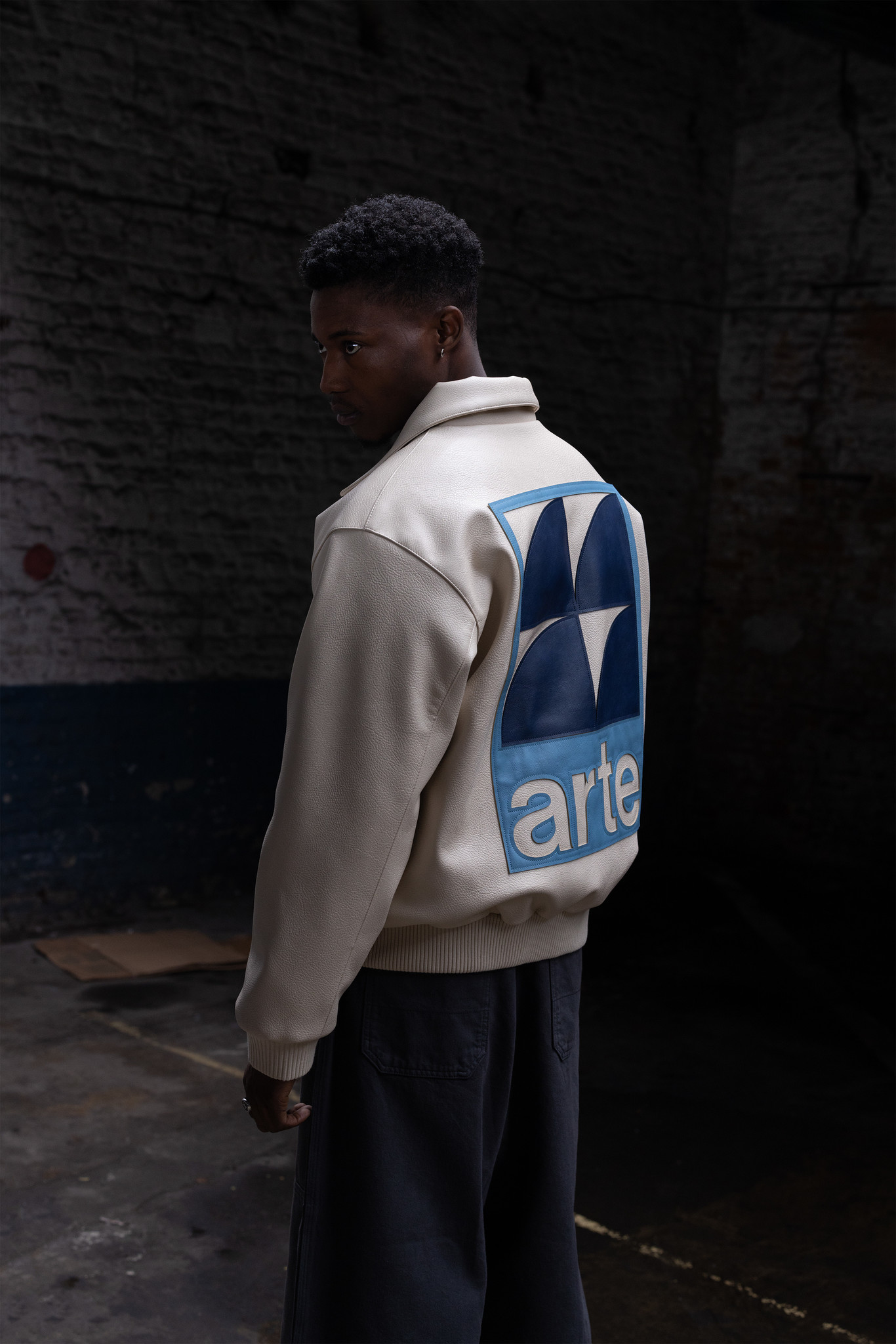 Jonah Back Logo Jacket Cream