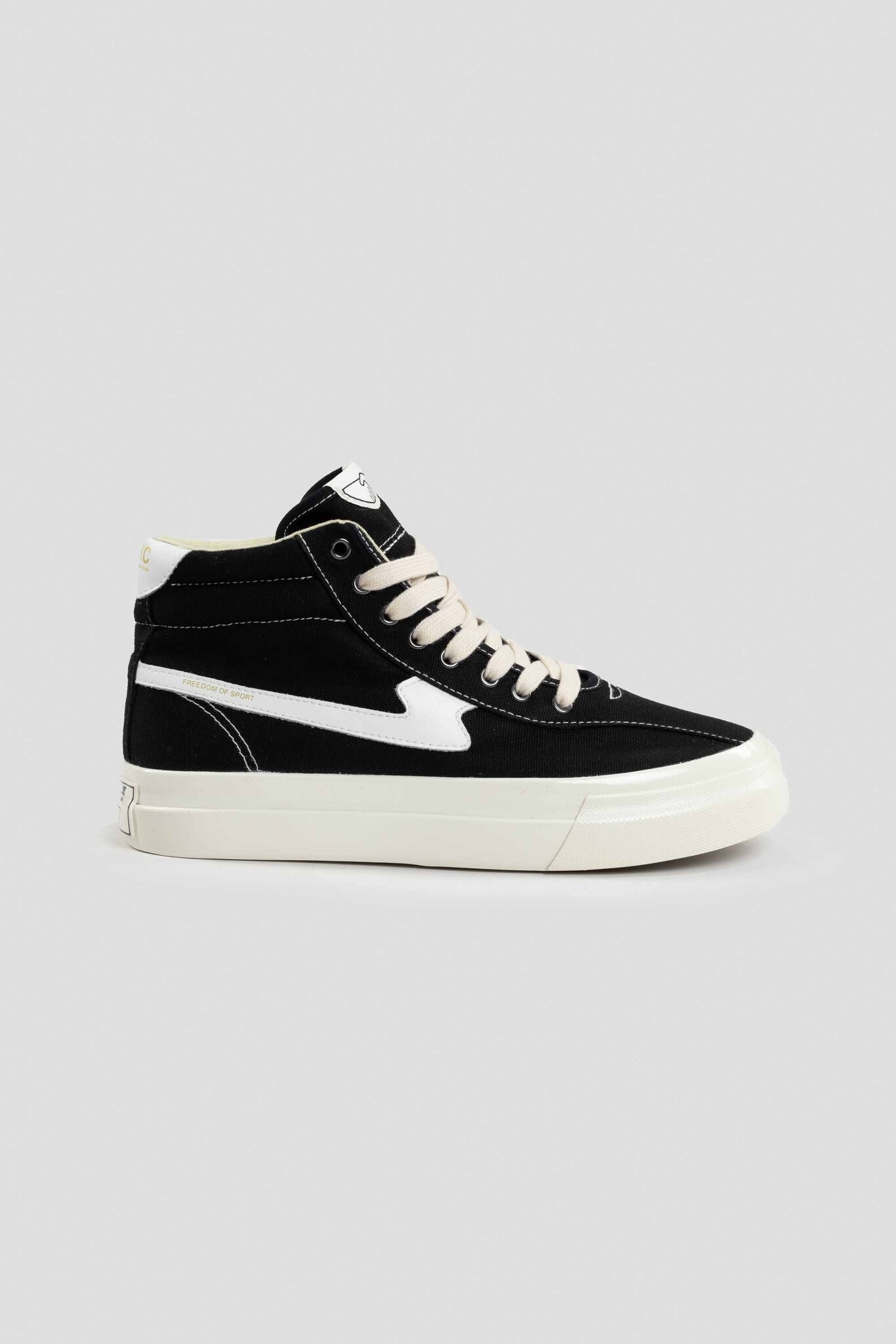 Varden S-Strike Canvas