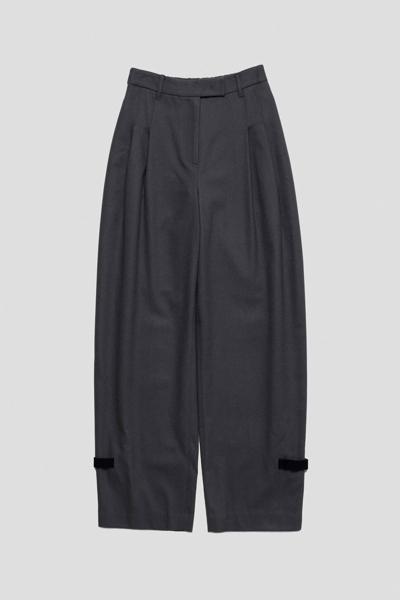 Solid Wide Tuck Wool Pants Charcoal | Welcome to Shelter