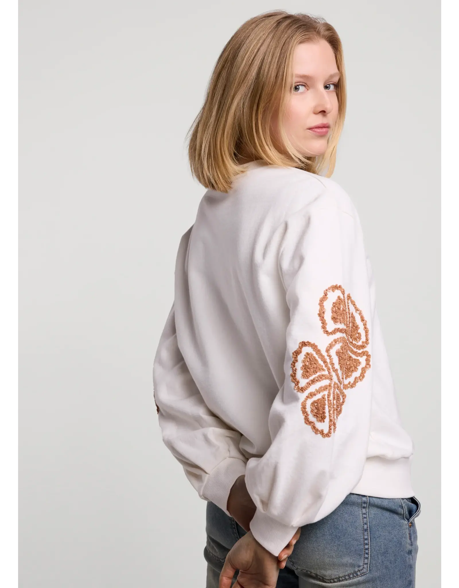 Summum Sweat Embroidery