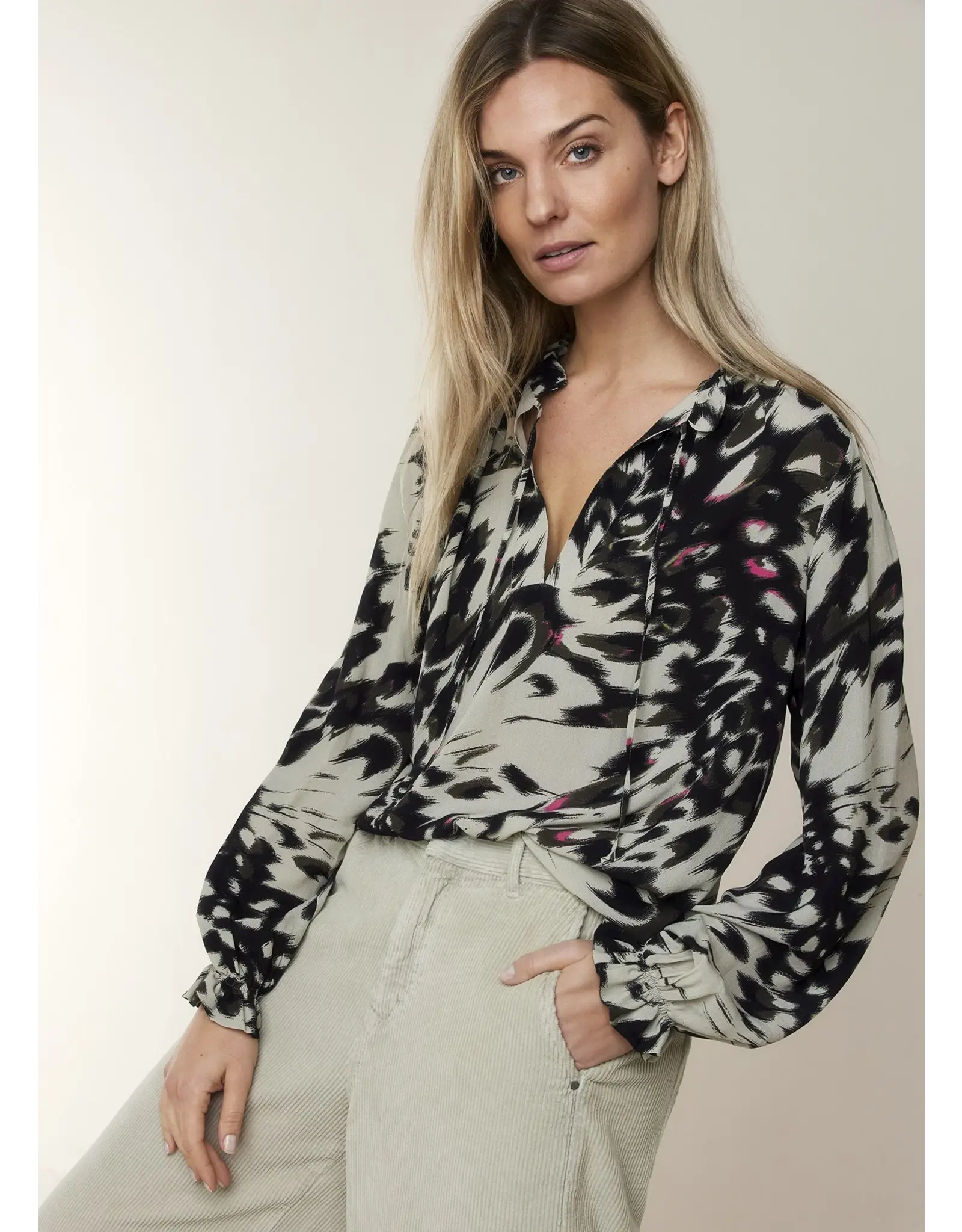 Summum Blouse Abstract Butterfly