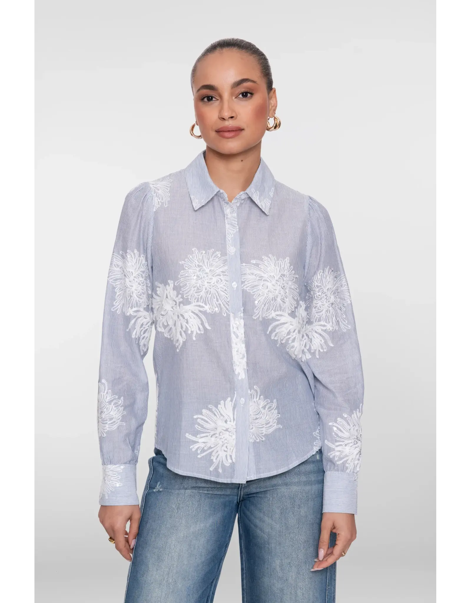 Geisha Blouse embroidered flowers - blue/white