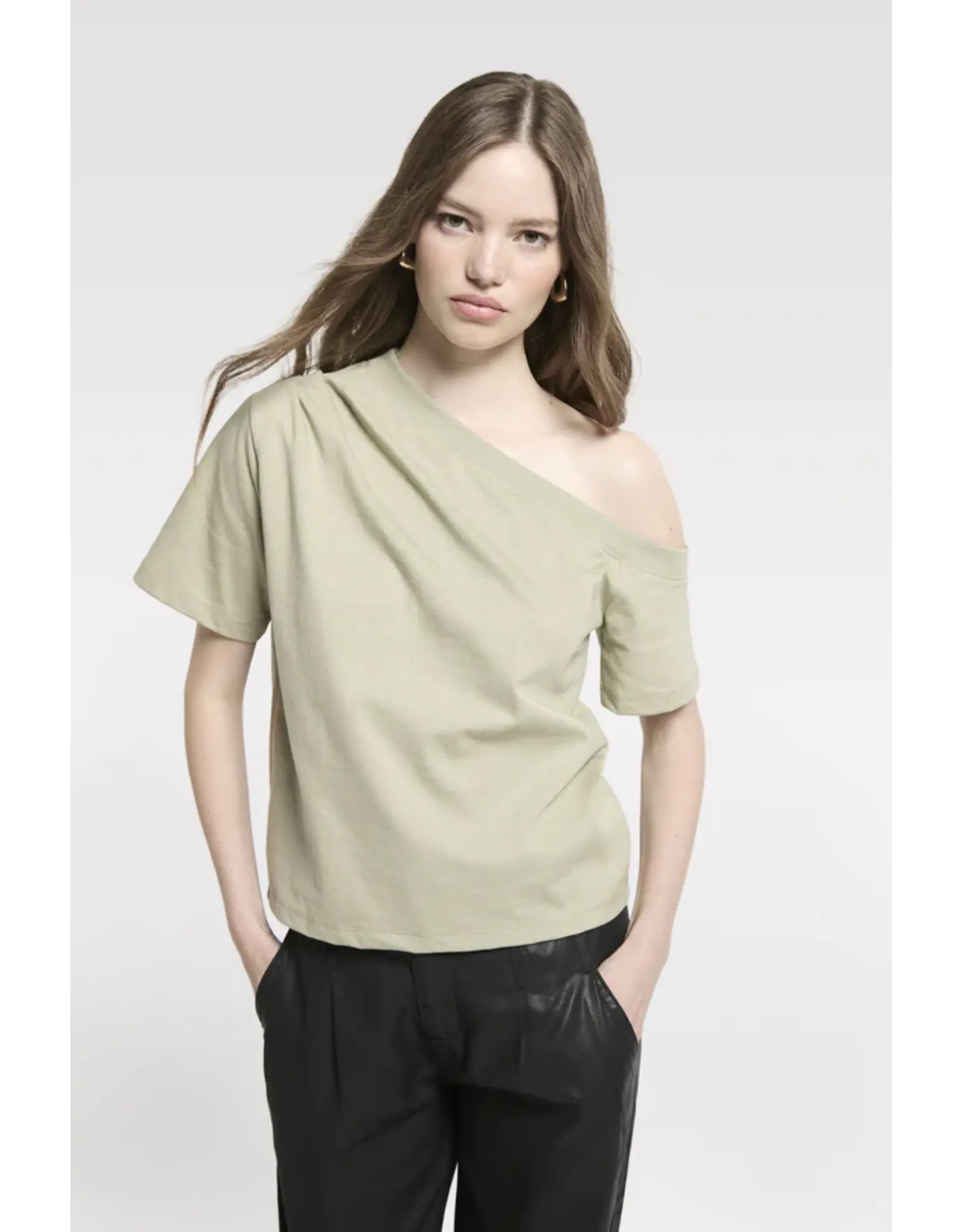 Homage Offshoulder top with pleats - Pistachino
