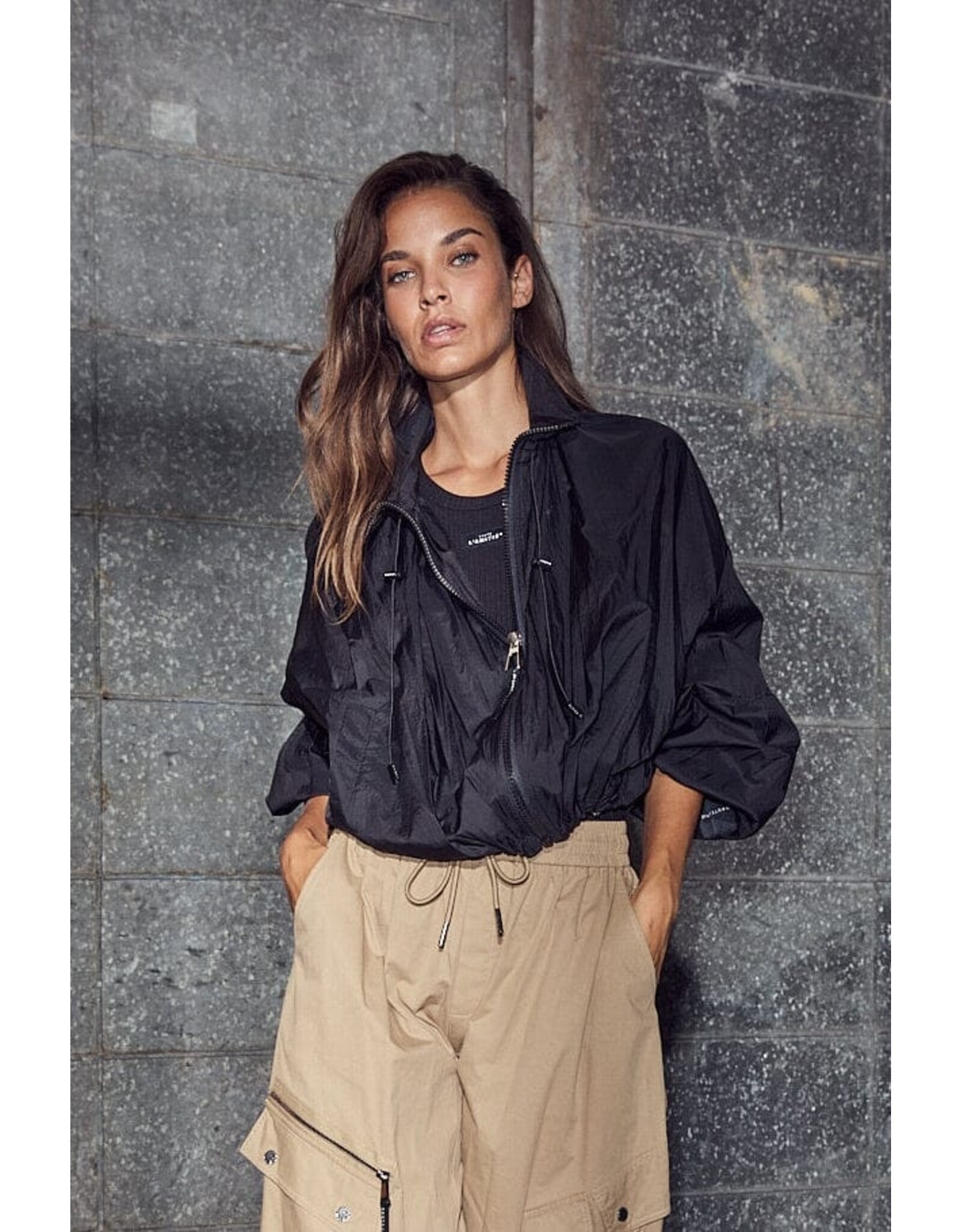 Haute L'amitié Iron paper jacket - Black