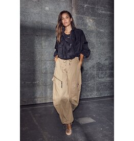 Haute L'amitié Air Zipp Tall Pant- Walnut