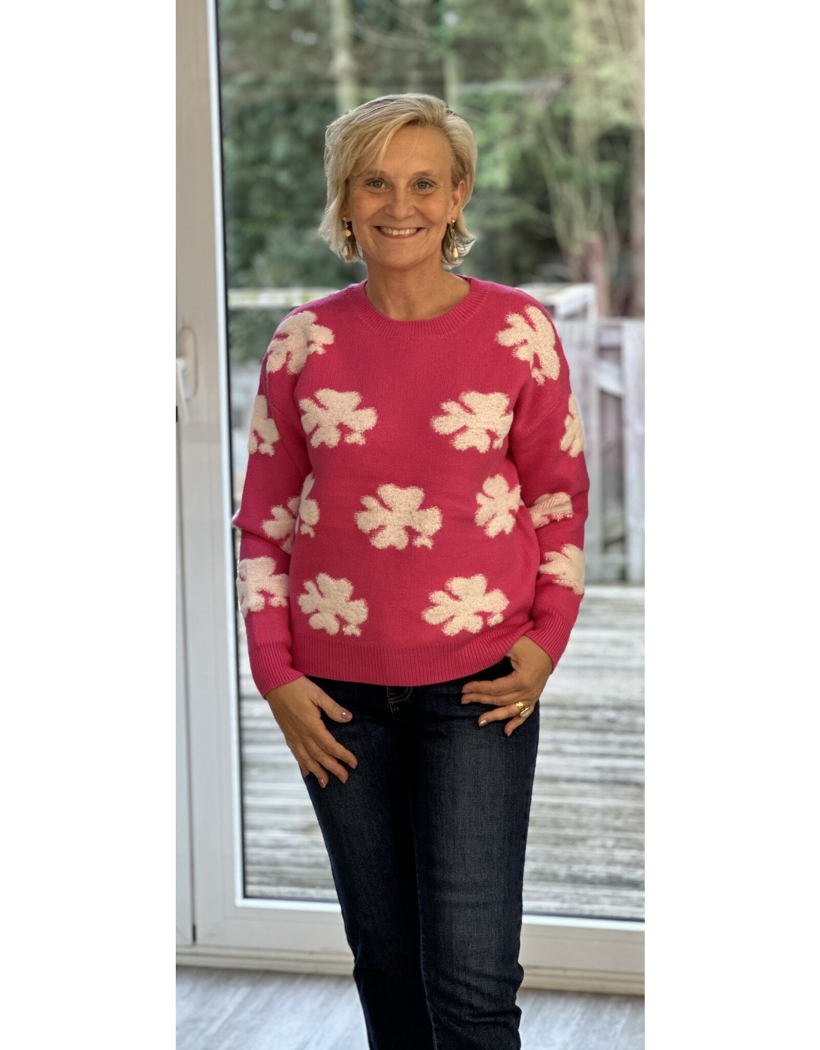 Trui fushia met witte print