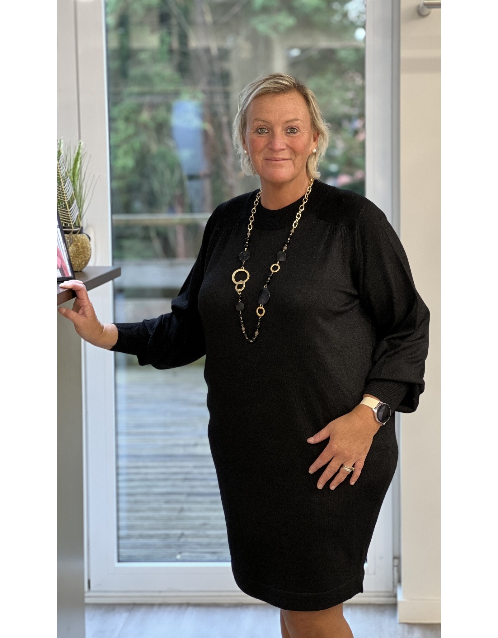 Kleed zwart met glitterdraad