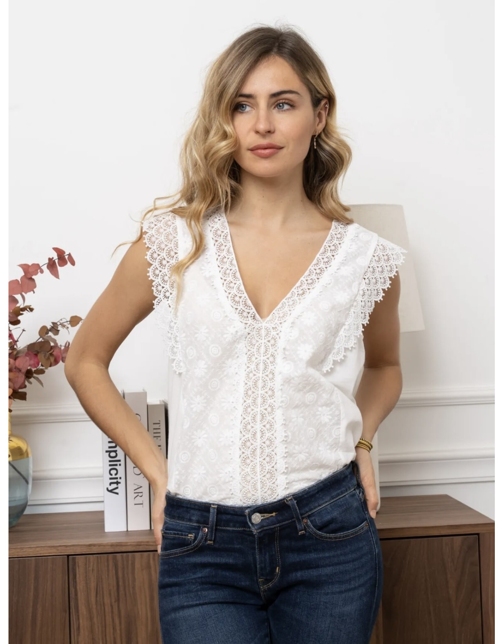 Parijs Bloes wit en kant zonder mouwen