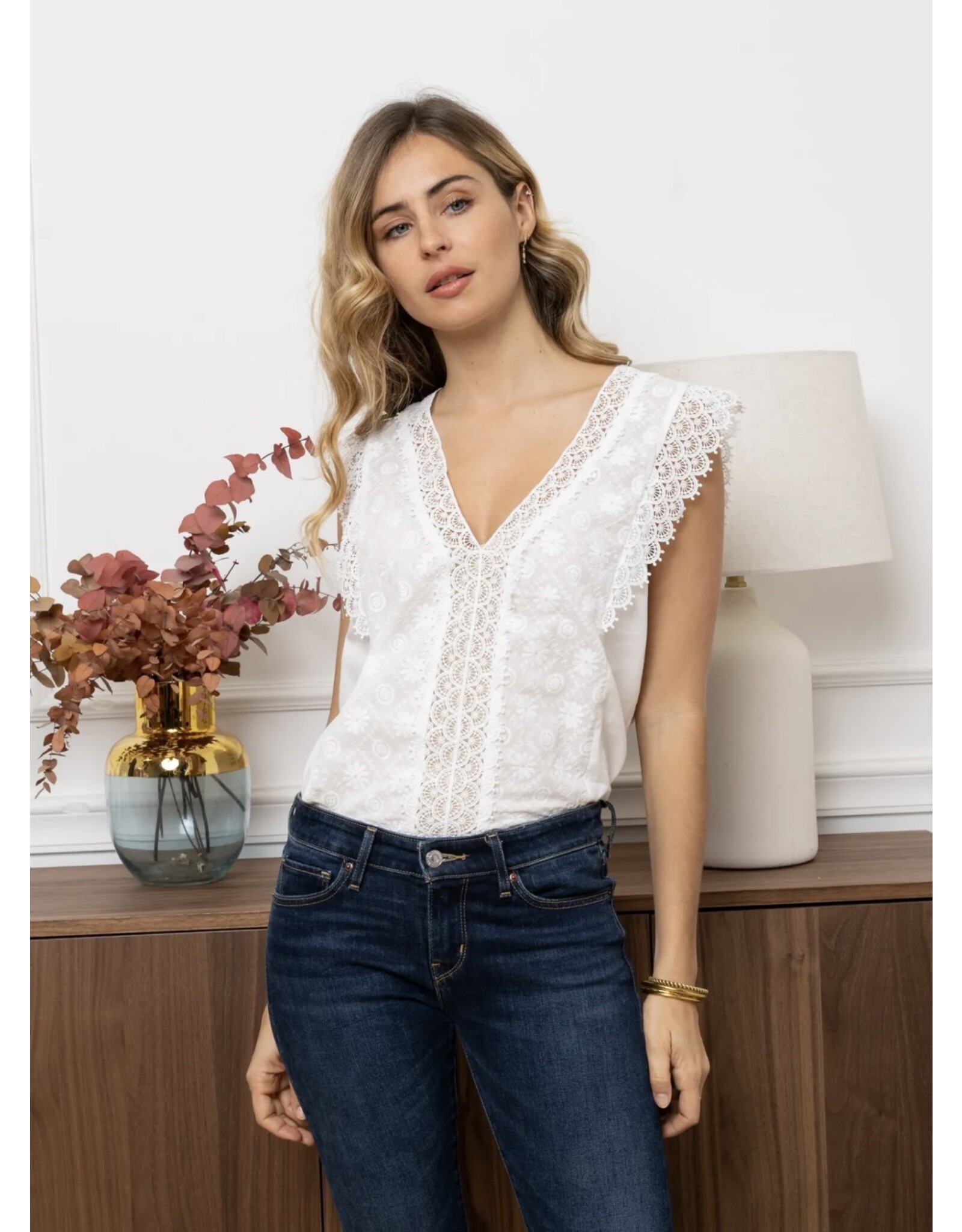 Parijs Bloes wit en kant zonder mouwen