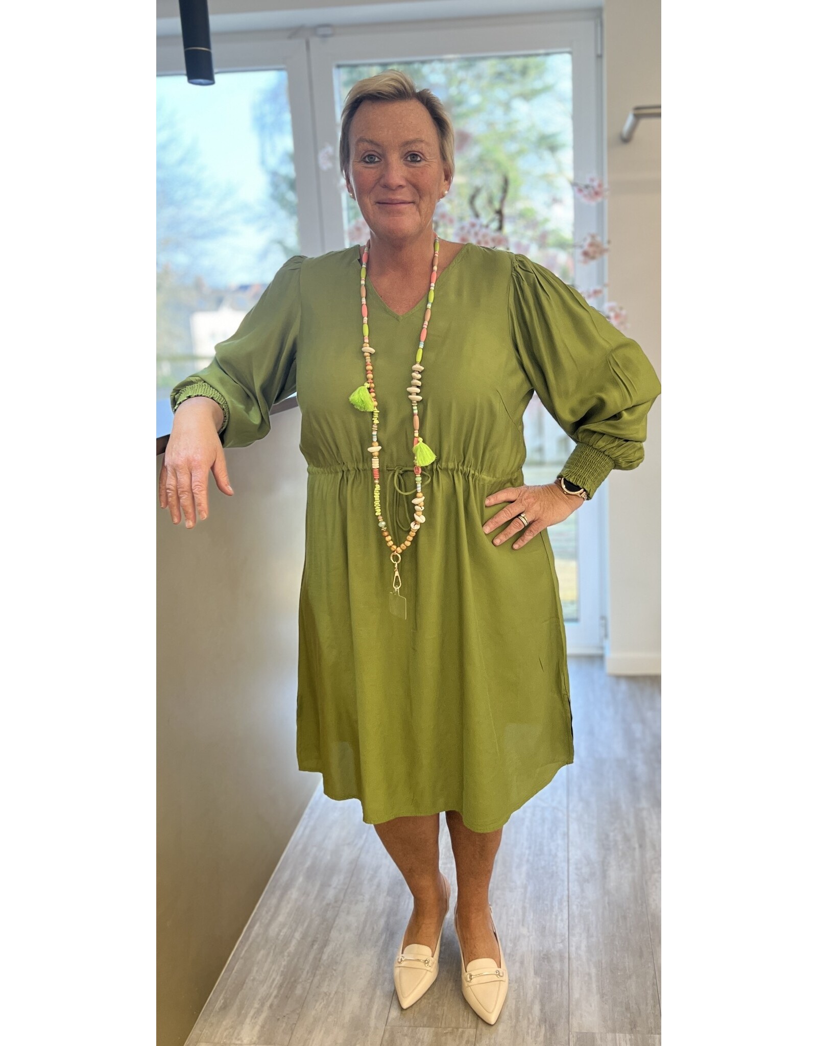 Kleed V hals Calla green