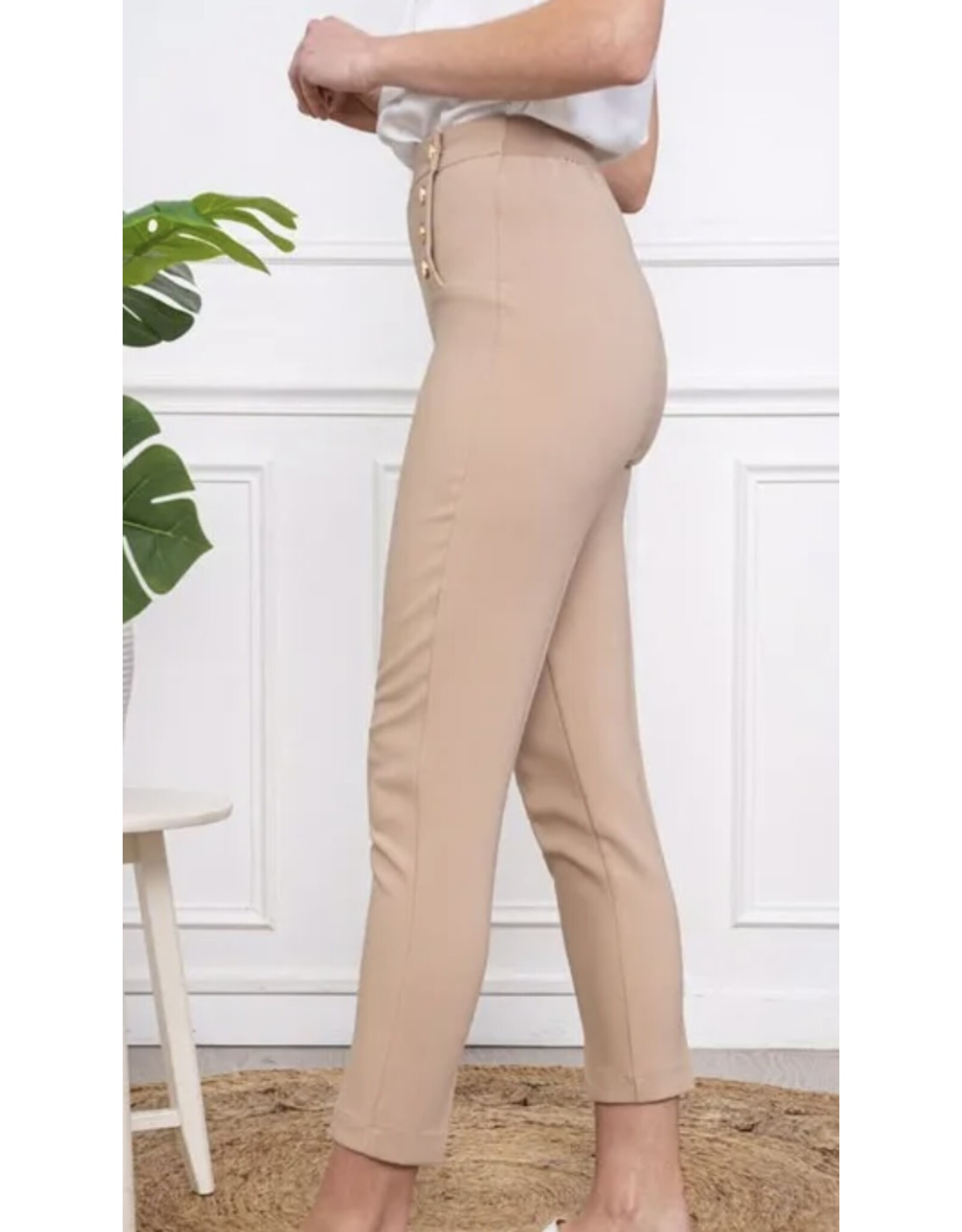 Parijs Trui beige met knoop vooraan